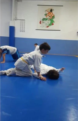 Inmovilización técnica en clase de Aikido infantil