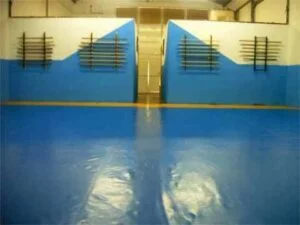 Panorámica de la sala principal con tatami y armeros de Bukiwaza